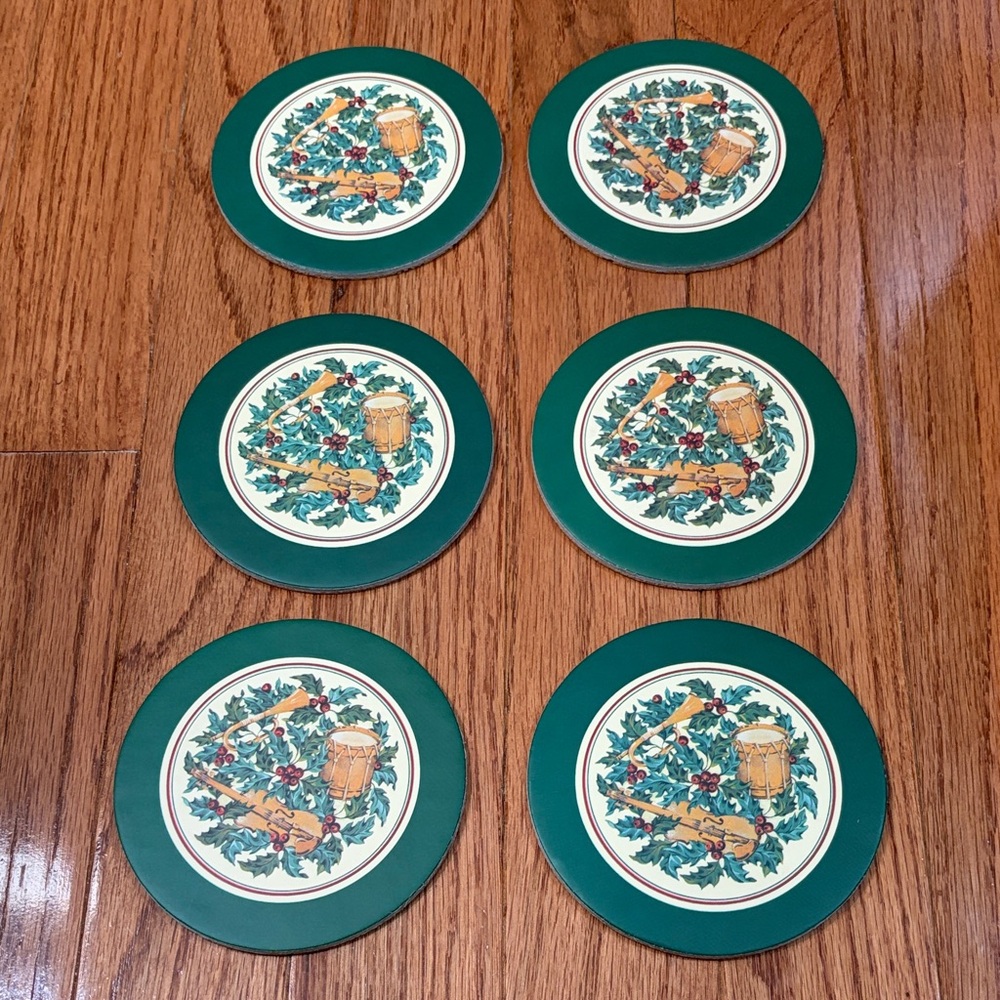 Longaberger Green and Cream Holiday Coaster Set